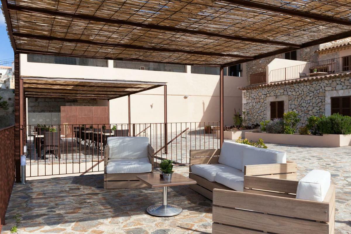 Riera Hotel